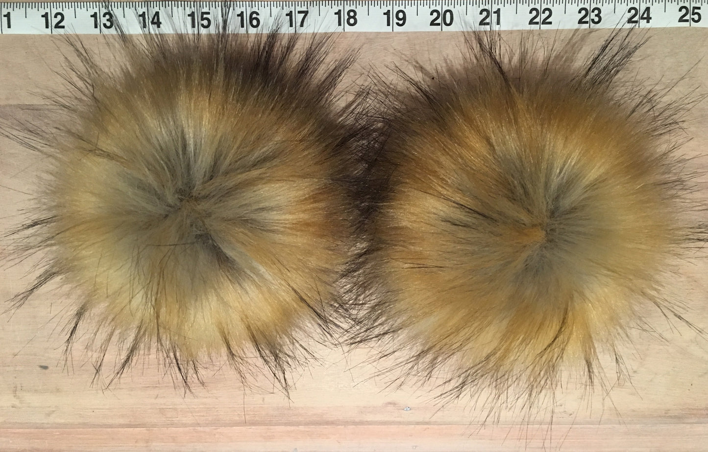 Golden Finn Raccoon Faux Fur Pom, 6 Inch